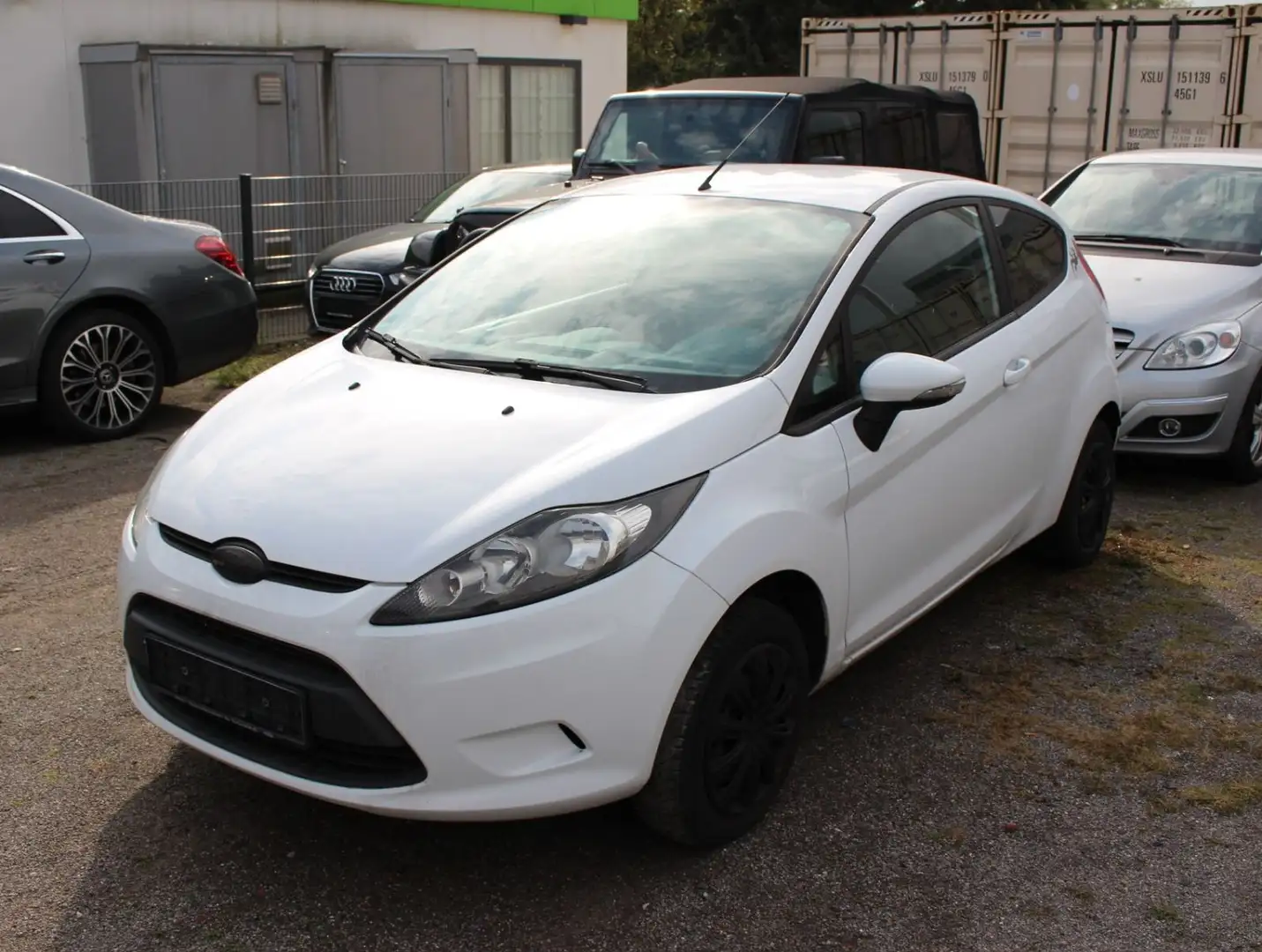 Ford Fiesta Trend Unfall Weiß - 2