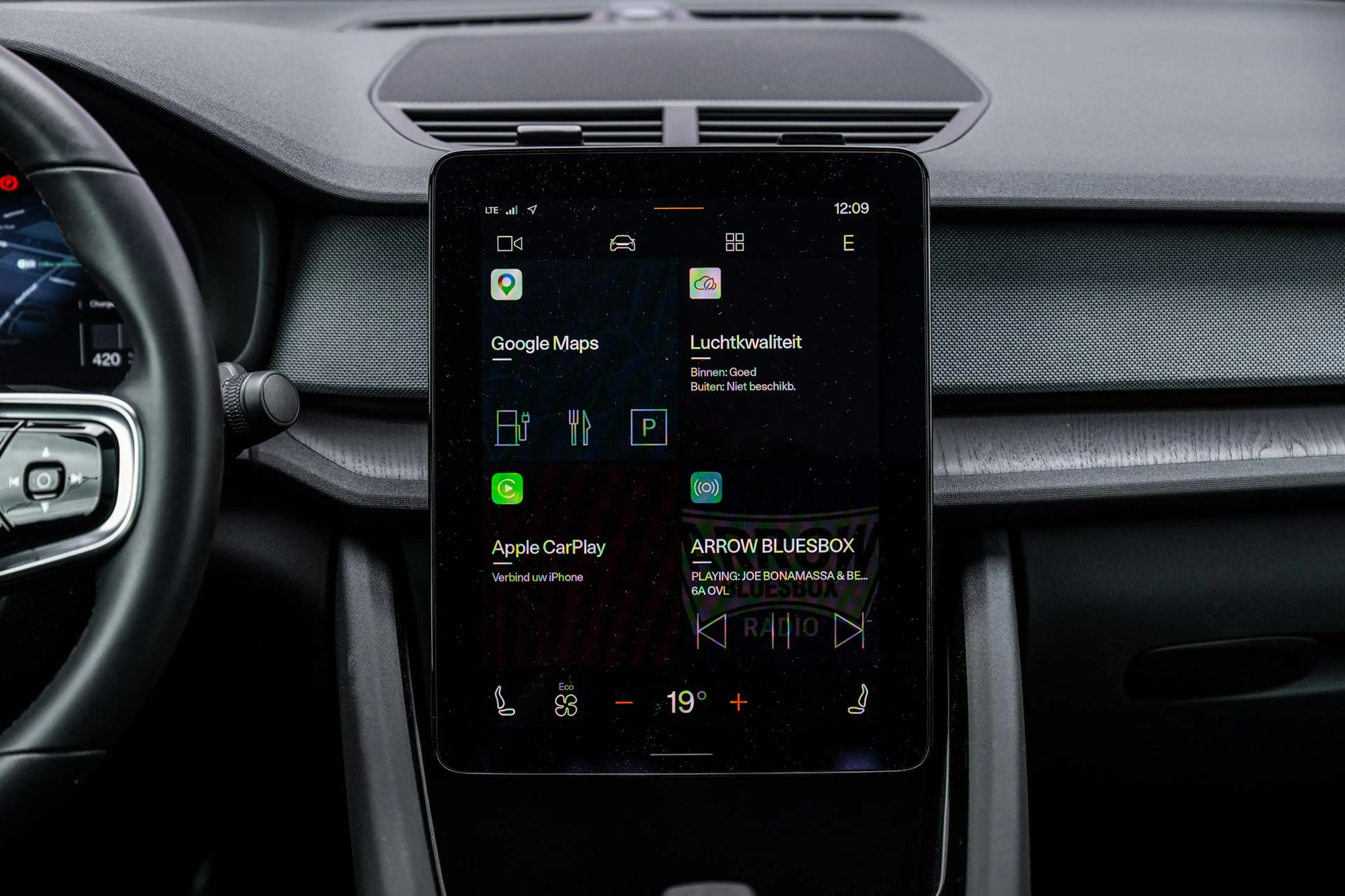 Polestar 2 Long Range Single Motor Plus 82 kWh — photo 12