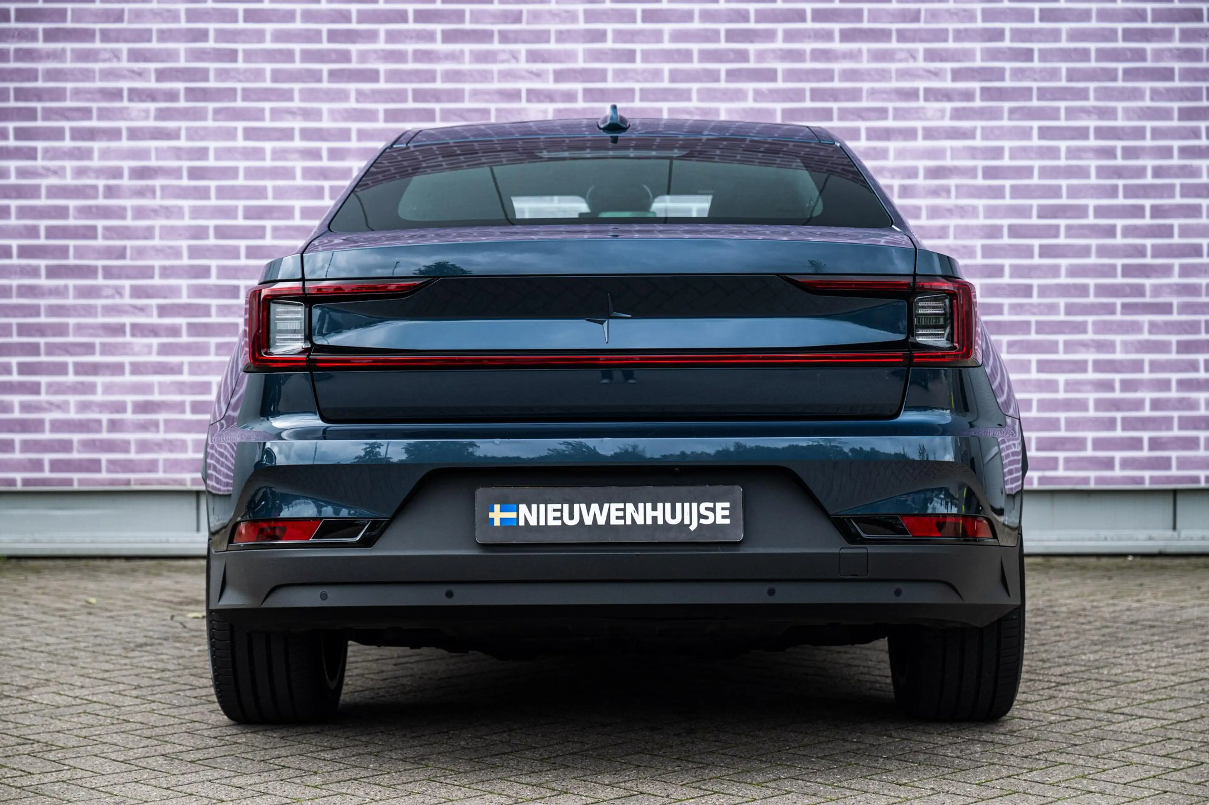 Polestar 2 Long Range Single Motor Plus 82 kWh — photo 10