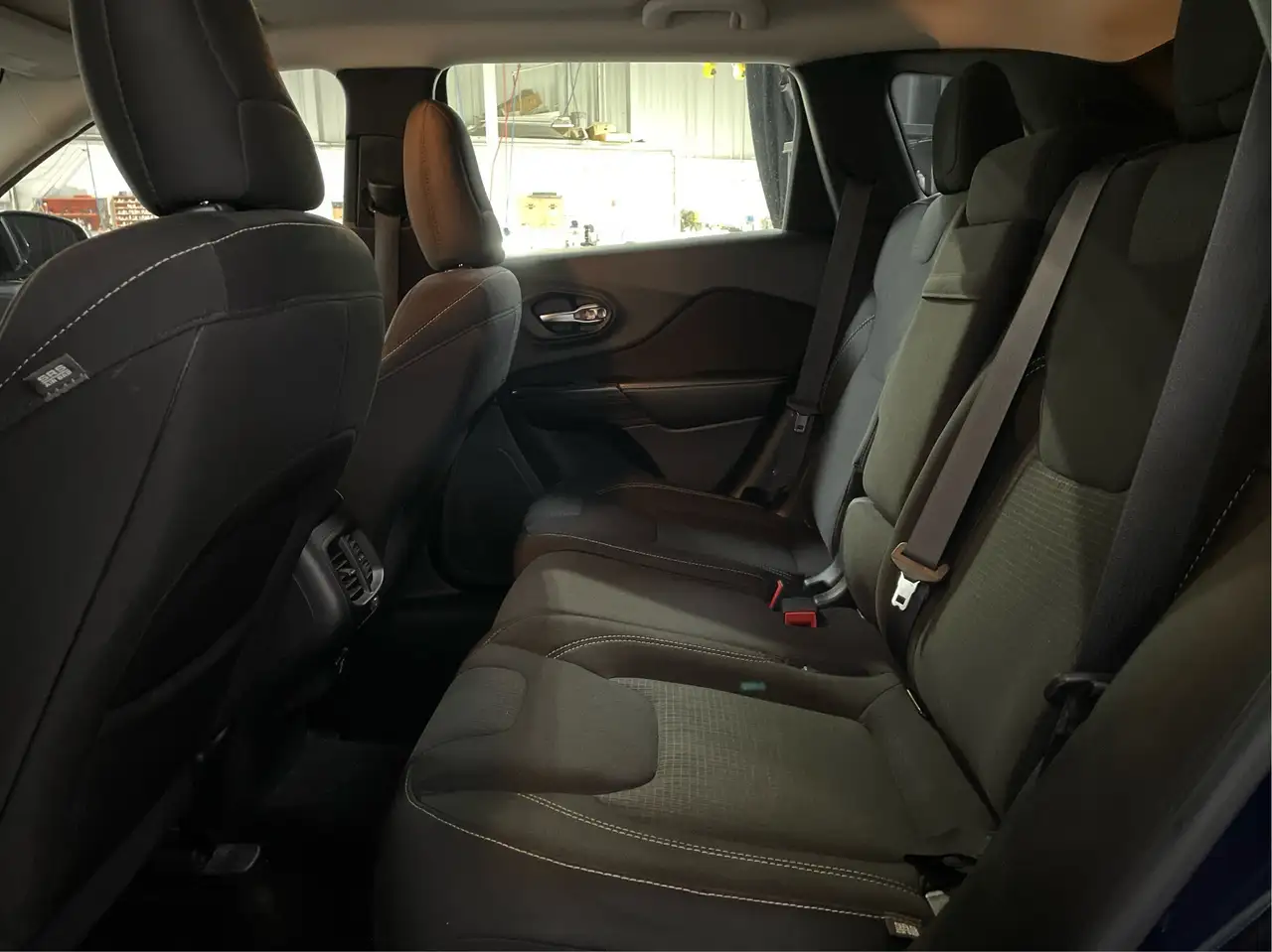 Jeep Cherokee снимка Jeep Cherokee