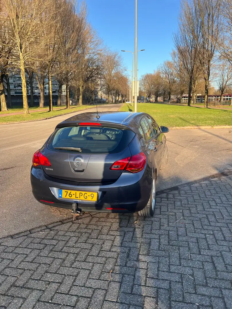 Opel Astra 1.6 Edition Bleu - 2