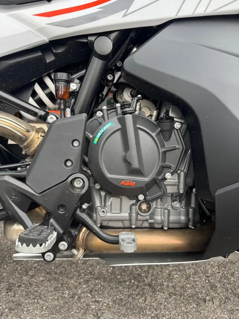 KTM 790 Adventure 2024 Alb - 2
