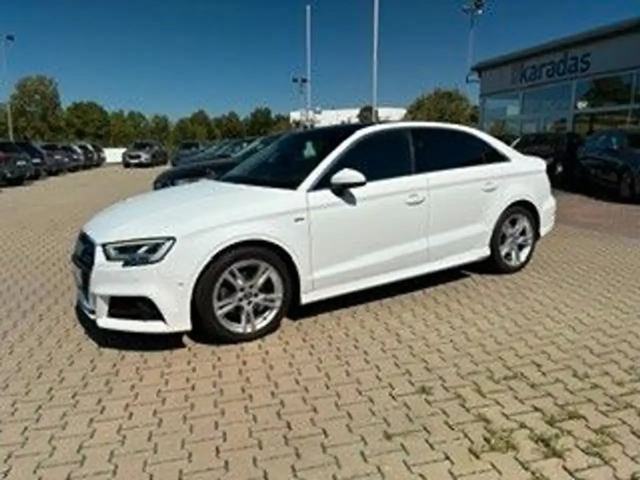 Audi A3 Limo 35 TFSI S Line/PANO/NAV/LED/Sitzheiz — photo 1 of 15