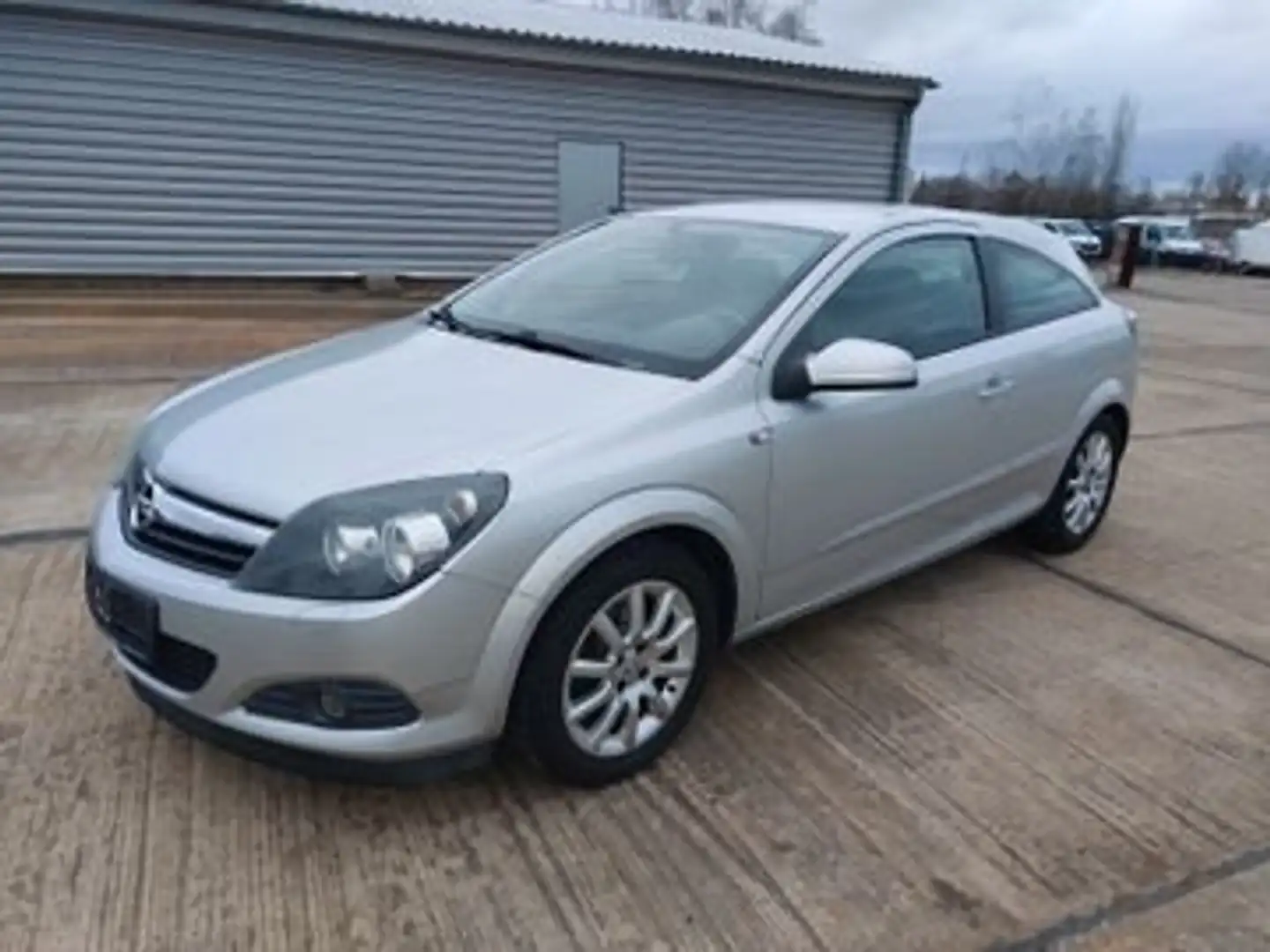 Opel Astra Edition Plus Gris - 1