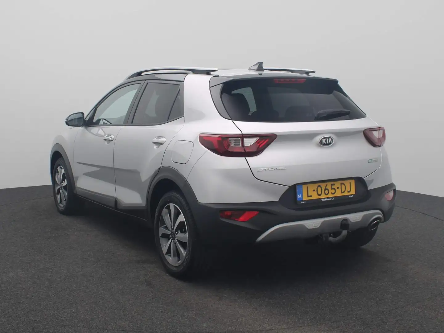 Kia Stonic 1.0 T-GDi MHEV DynamicPlusLine Trekhaak | Navi | C Gris - 2