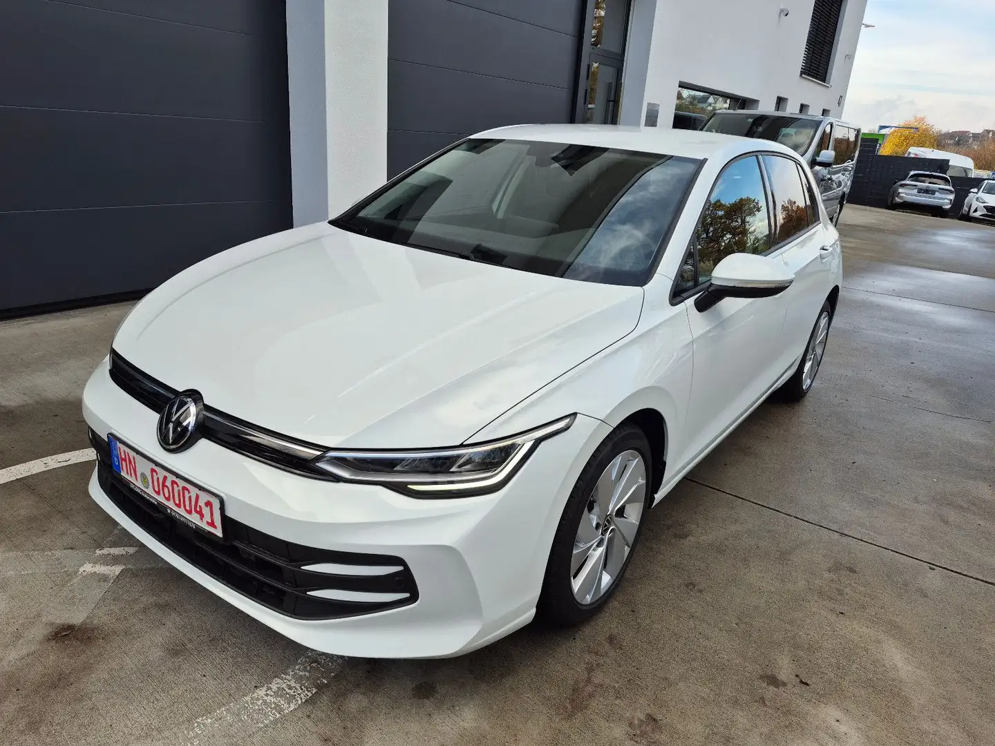 Volkswagen Golf VIII Lim. 1.5 TSI Life Weiß - 1