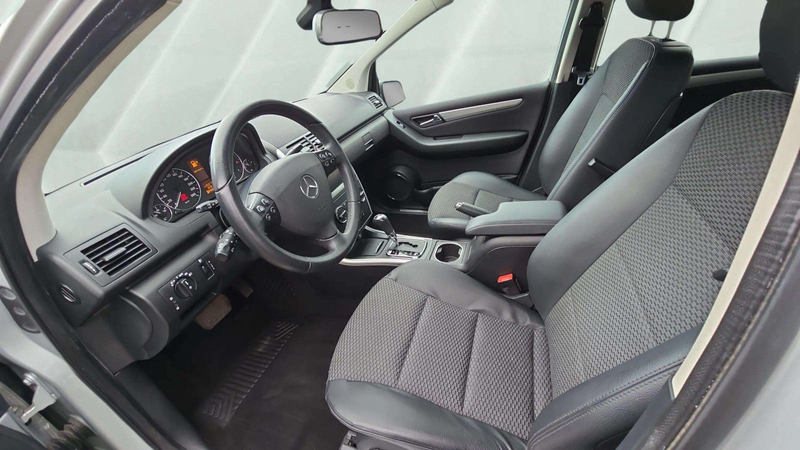 Mercedes-Benz A 200 Avantgarde*Navi*PDC*Leder*Sitzheizung — photo 5