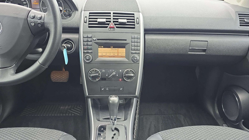 Mercedes-Benz A 200 Avantgarde*Navi*PDC*Leder*Sitzheizung — photo 7