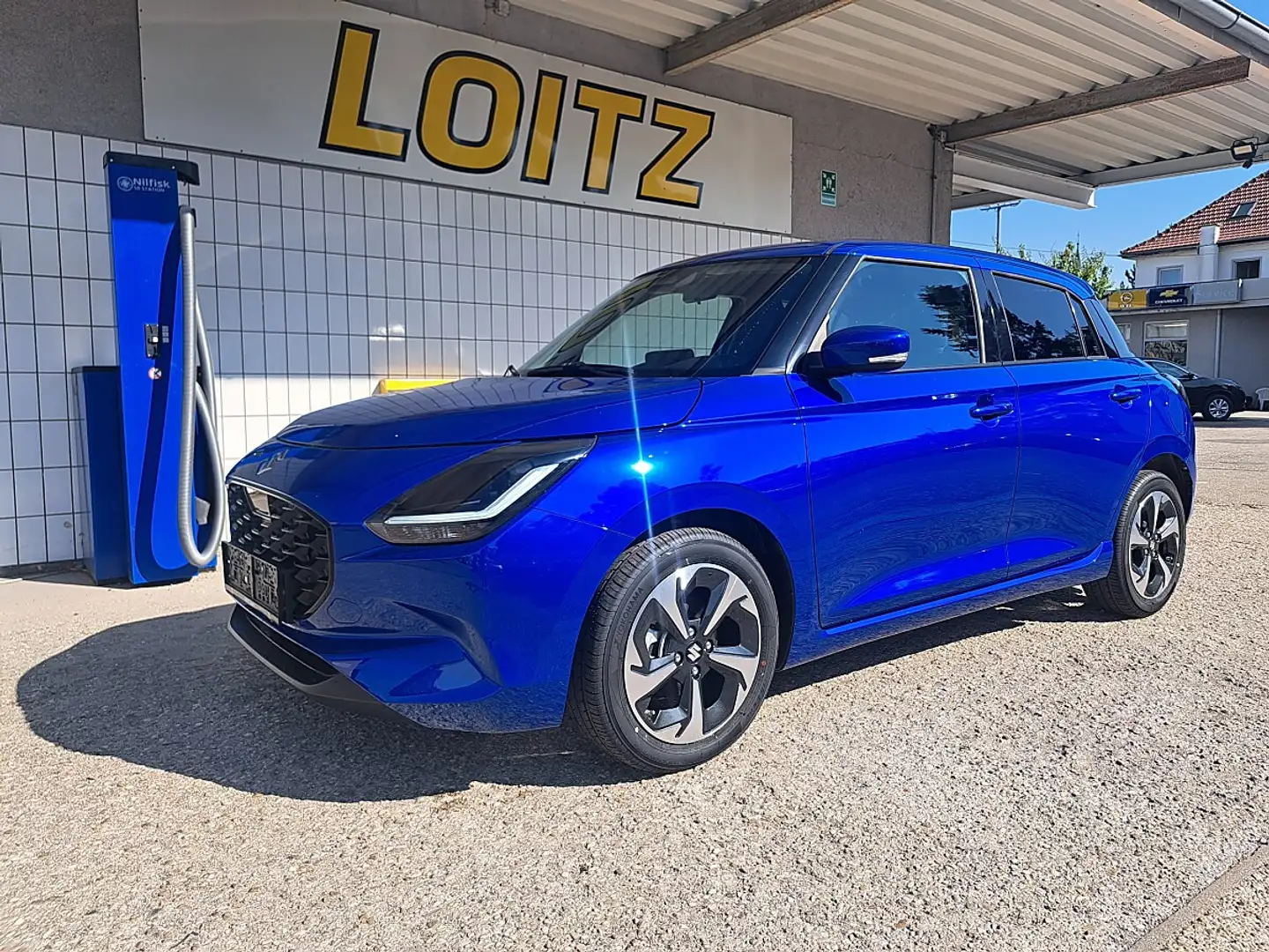 Suzuki Swift 1,2 Hybrid Flash Blau - 1