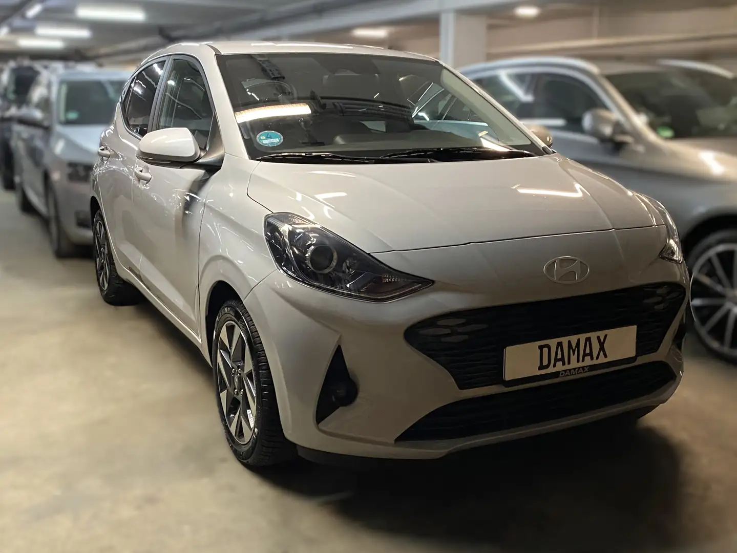 Hyundai i10 1.2 *Rückfahrkamera*Digitaltacho*Lenkradheizung Gris - 2