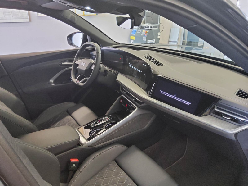 Audi SQ5 3.0 TFSI quattro edition one*Panorama*B&O* — photo 4