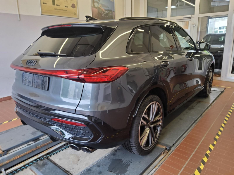 Audi SQ5 3.0 TFSI quattro edition one*Panorama*B&O* — photo 5
