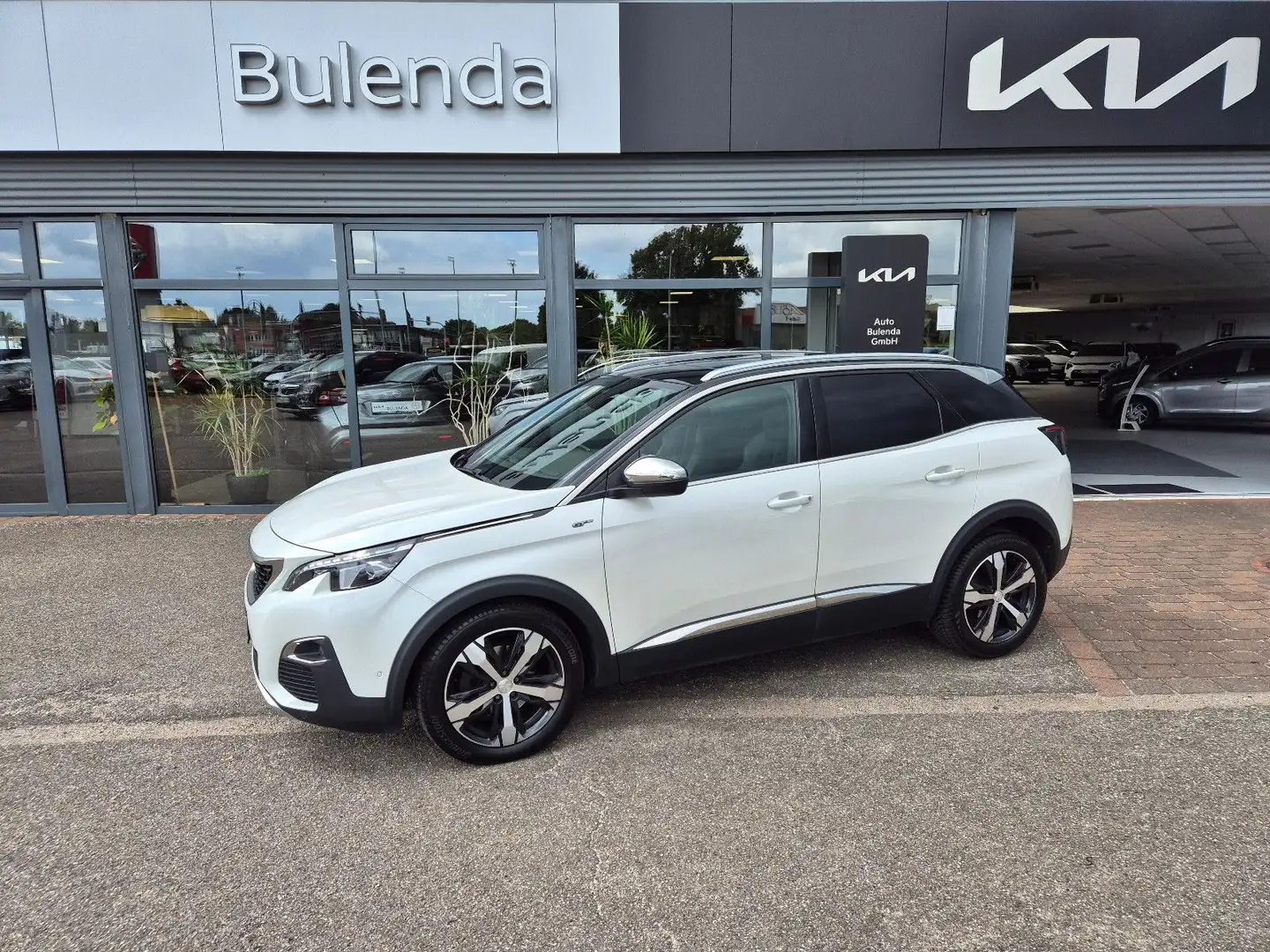 Peugeot 3008 GT 180PS Automatik Massage Pano AHK Weiß - 1