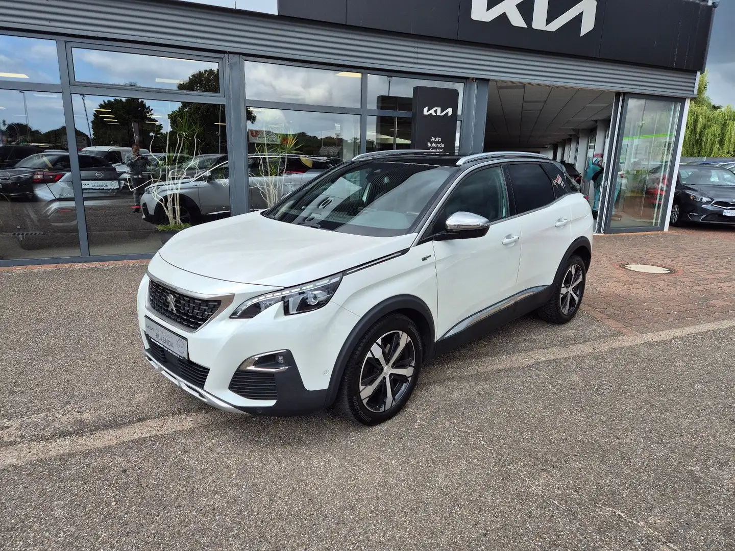 Peugeot 3008 GT 180PS Automatik Massage Pano AHK Weiß - 2