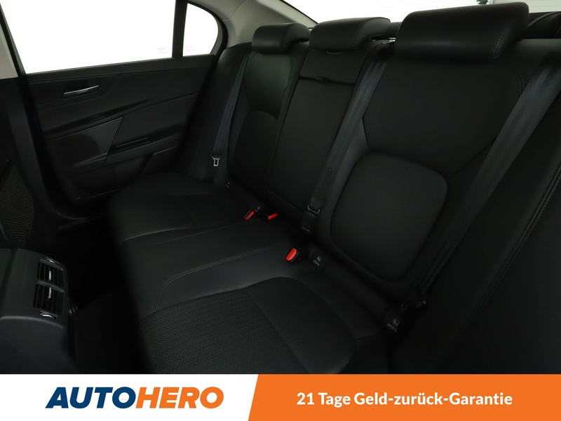 Jaguar XE 20d Portfolio AWD Aut*NAVI*XENON*ACC*CAM*PDC*SHZ* — photo 14