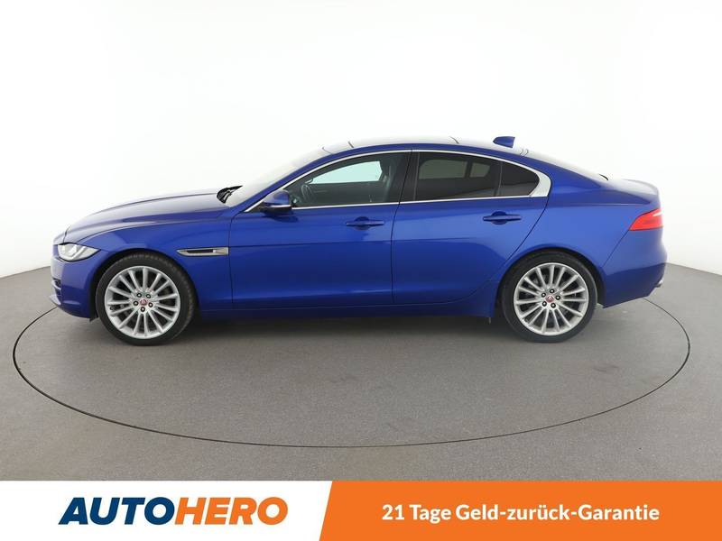 Jaguar XE 20d Portfolio AWD Aut*NAVI*XENON*ACC*CAM*PDC*SHZ* — photo 3