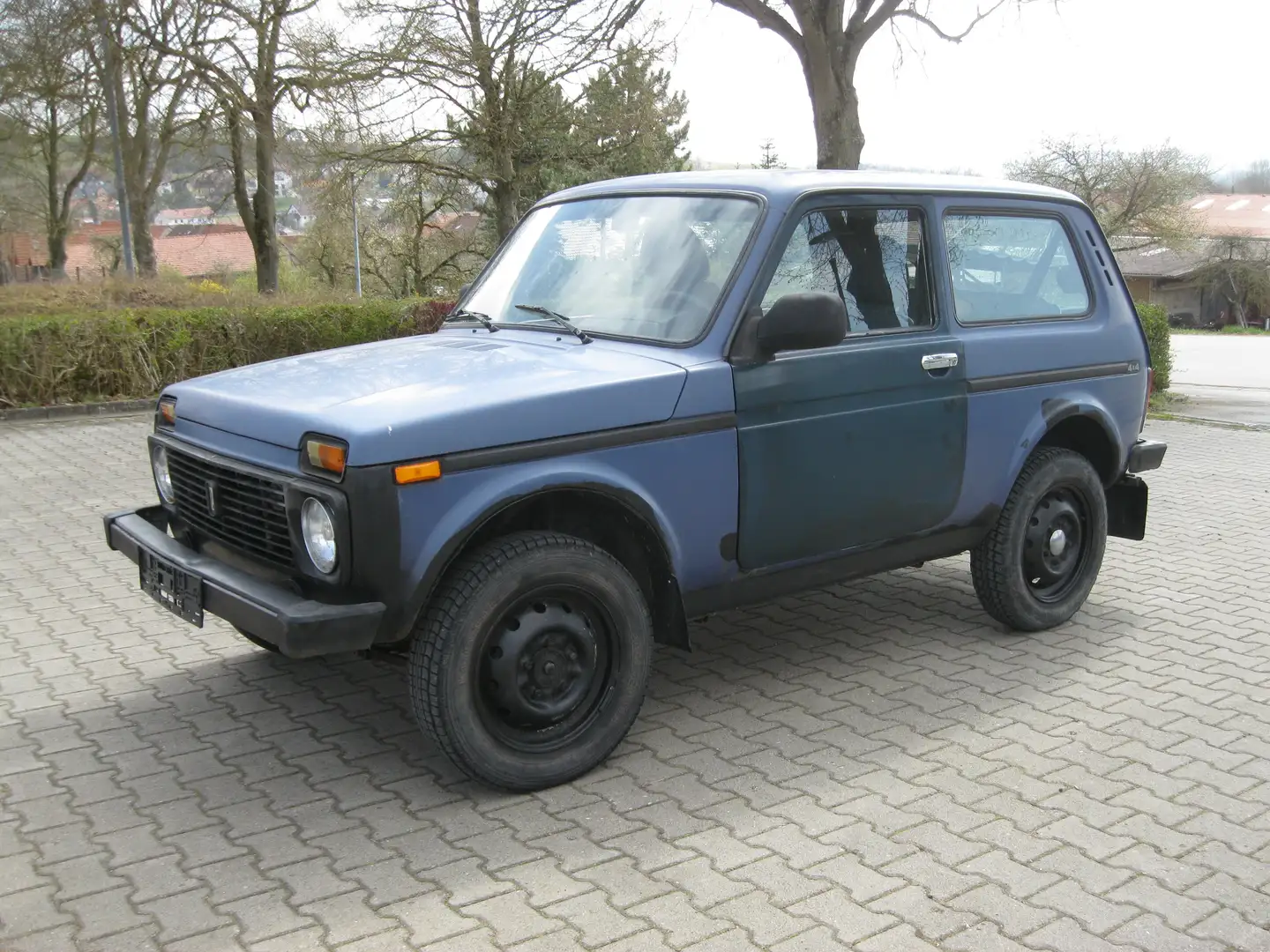 Lada Niva 1.7i Servolenkung LPG GASANLAGE AHK Allrad Blau - 1