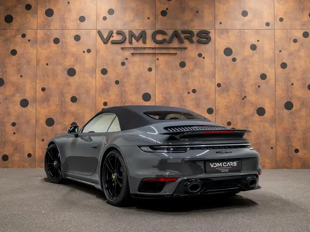Porsche 992 view 9