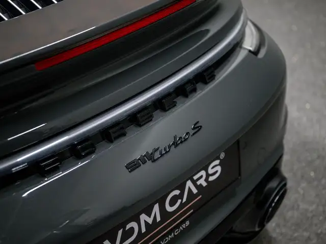 Porsche 992 view 13