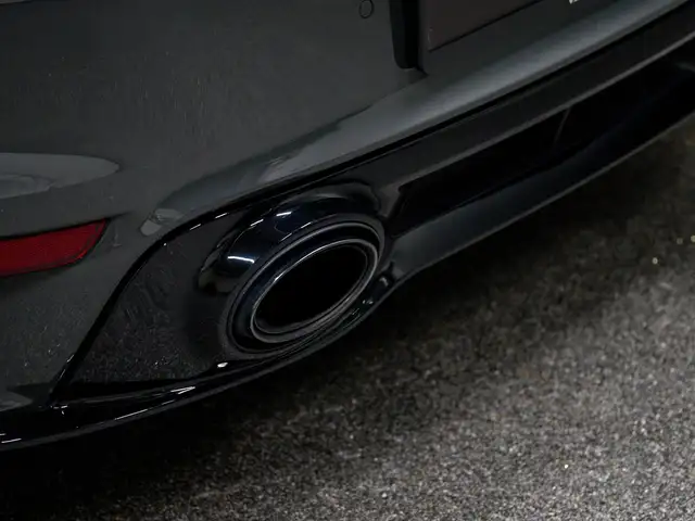 Porsche 992 view 14