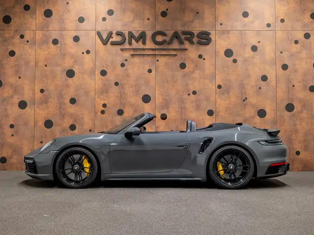 Porsche 992 view 2