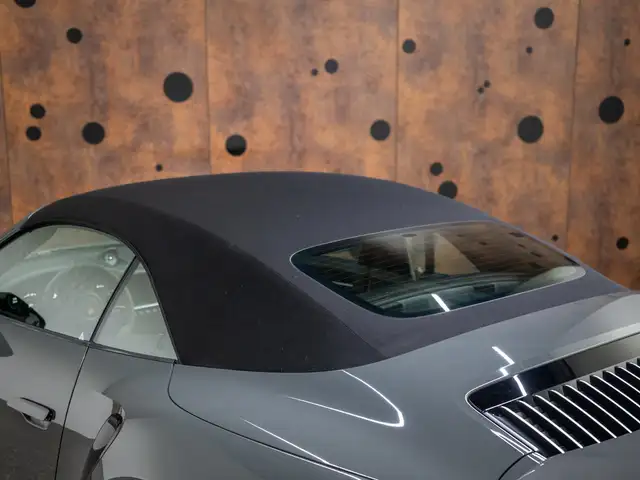 Porsche 992 view 10