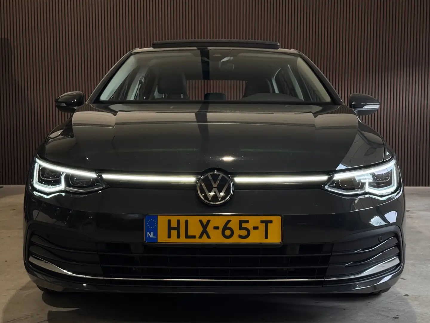 Volkswagen Golf 1.5 eTSI|PANO|IQ LIGHT|MASSAGE|P.SENS|AUTOMAAT Grijs - 2