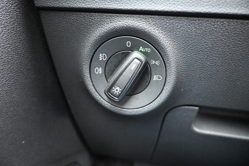 Skoda Karoq 1.0 TSI Business Edition trekhaak — photo 38