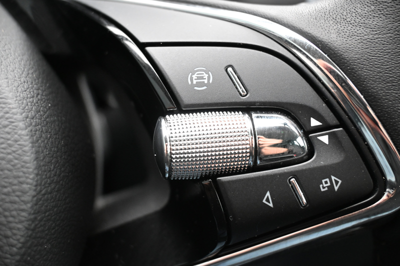 Skoda Karoq 1.0 TSI Business Edition trekhaak — photo 43