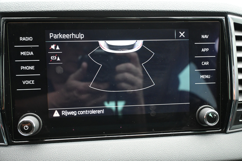 Skoda Karoq 1.0 TSI Business Edition trekhaak — photo 18