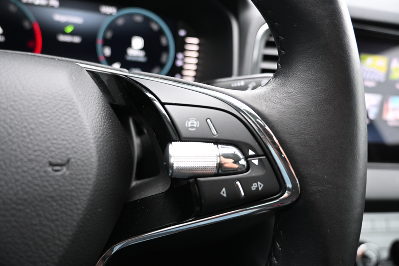 Skoda Karoq 1.0 TSI Business Edition trekhaak — photo 40