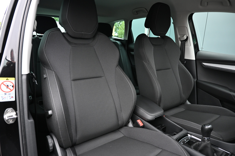 Skoda Karoq 1.0 TSI Business Edition trekhaak — photo 12