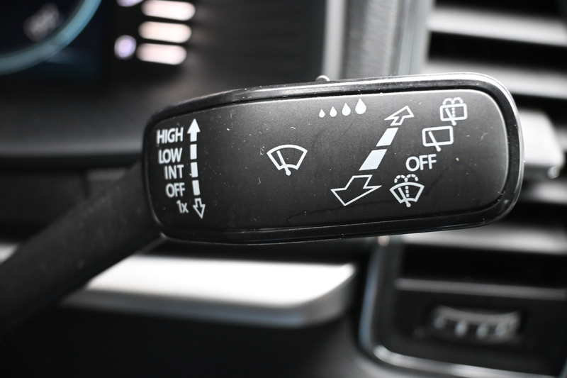 Skoda Karoq 1.0 TSI Business Edition trekhaak — photo 44