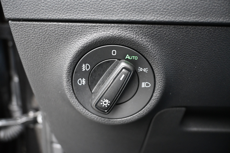 Skoda Karoq 1.0 TSI Business Edition trekhaak — photo 49