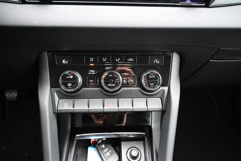 Skoda Karoq 1.0 TSI Business Edition trekhaak — photo 21