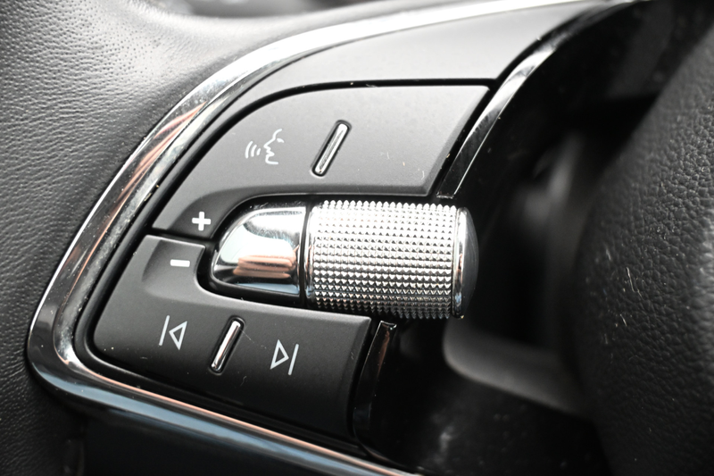 Skoda Karoq 1.0 TSI Business Edition trekhaak — photo 42