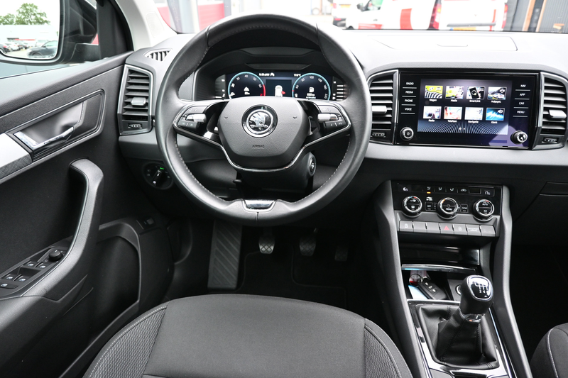 Skoda Karoq 1.0 TSI Business Edition trekhaak — photo 30