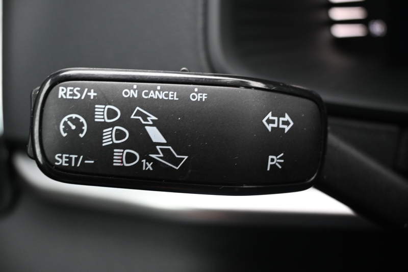 Skoda Karoq 1.0 TSI Business Edition trekhaak — photo 23