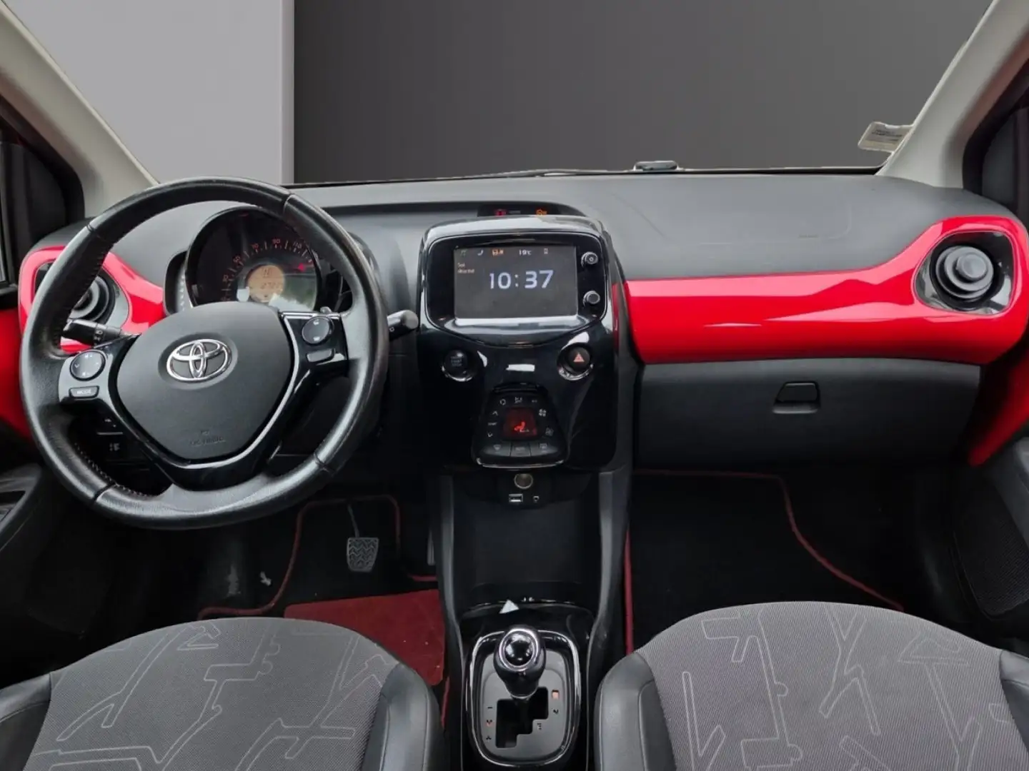 Toyota Aygo x-play Rouge - 2
