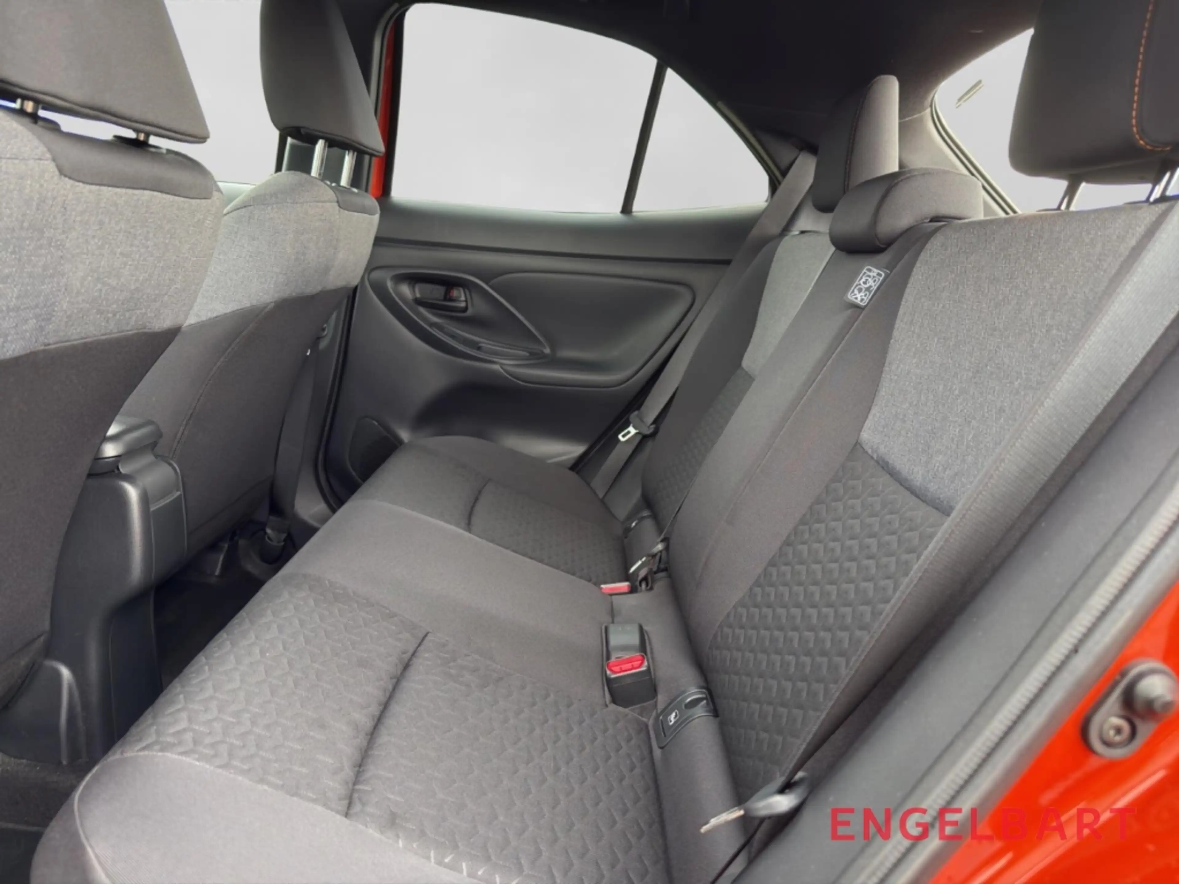 Toyota Yaris Cross Hybrid Spicy Edition Navi 360 Kamera LED Apple Car — photo 12