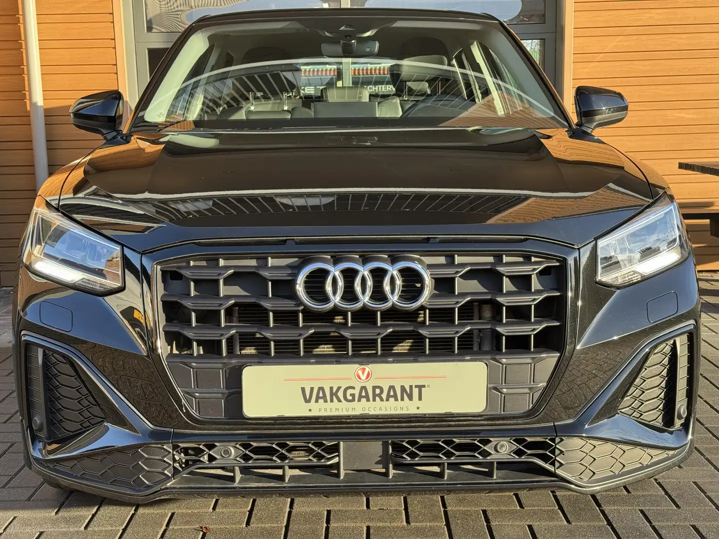 Audi Q2 35 TFSI S-line,Cam,Carpl,Navi,Cruise,Leer Schwarz - 2