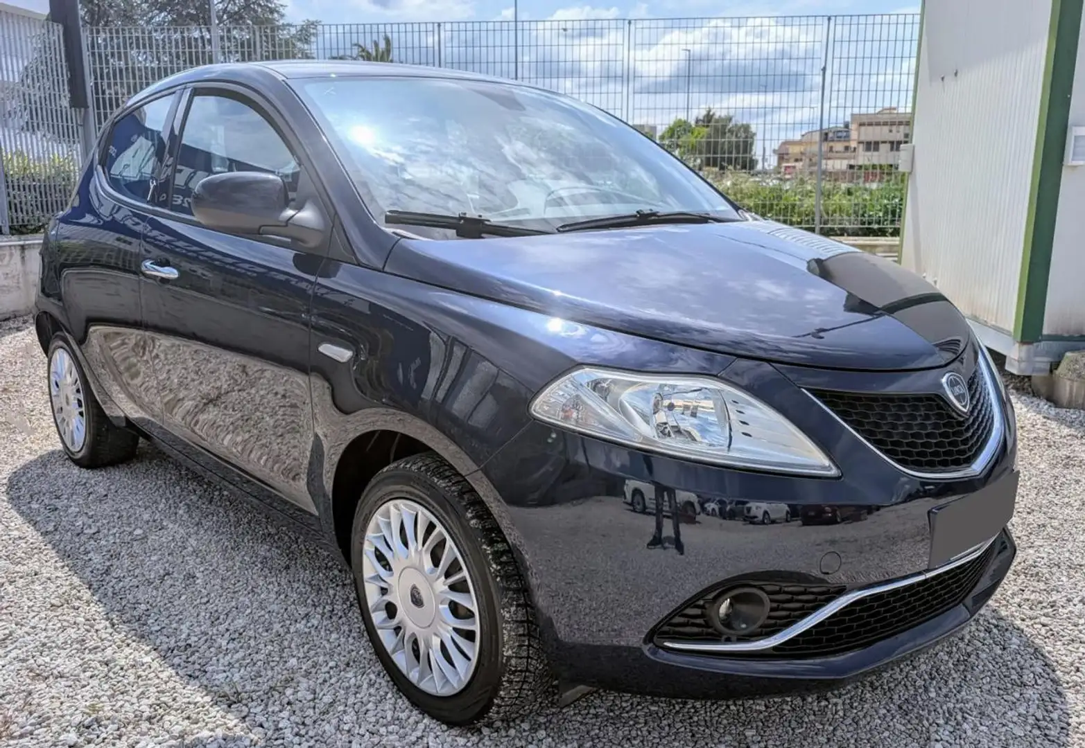 Lancia Ypsilon 1.2 69 CV 5 porte Gold 5 P.ti Blu/Azzurro - 2