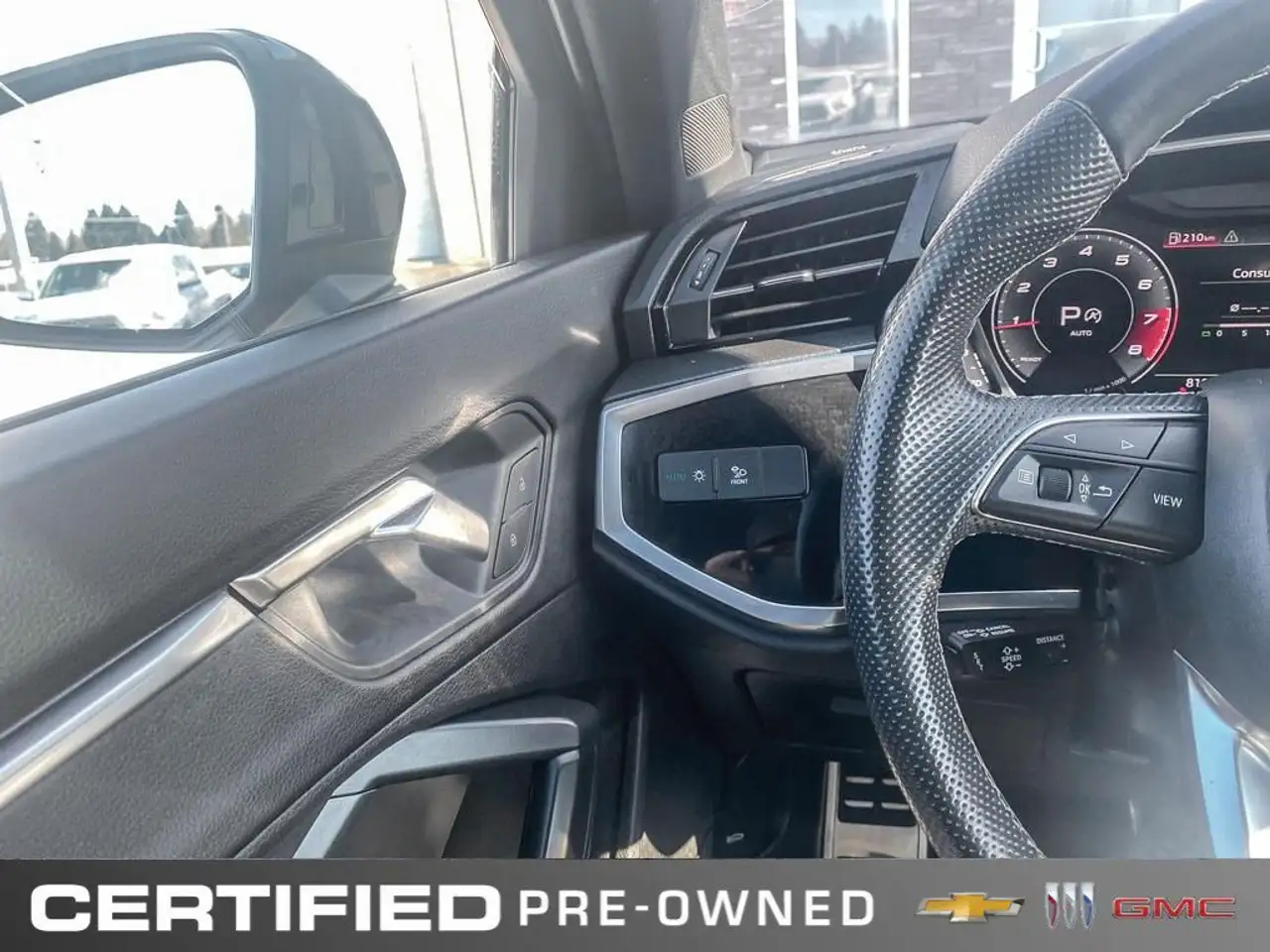 Audi Q3 снимка Audi Q3