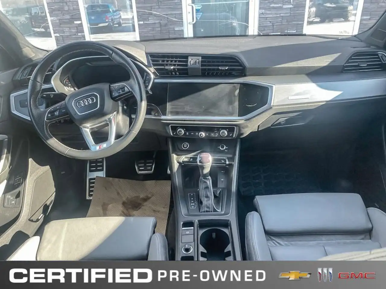 Audi Q3 снимка Audi Q3