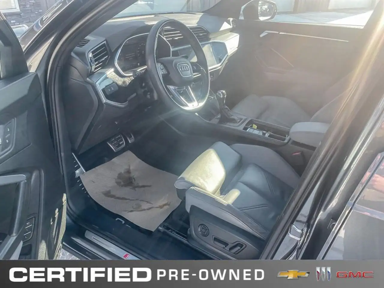 Audi Q3 снимка Audi Q3
