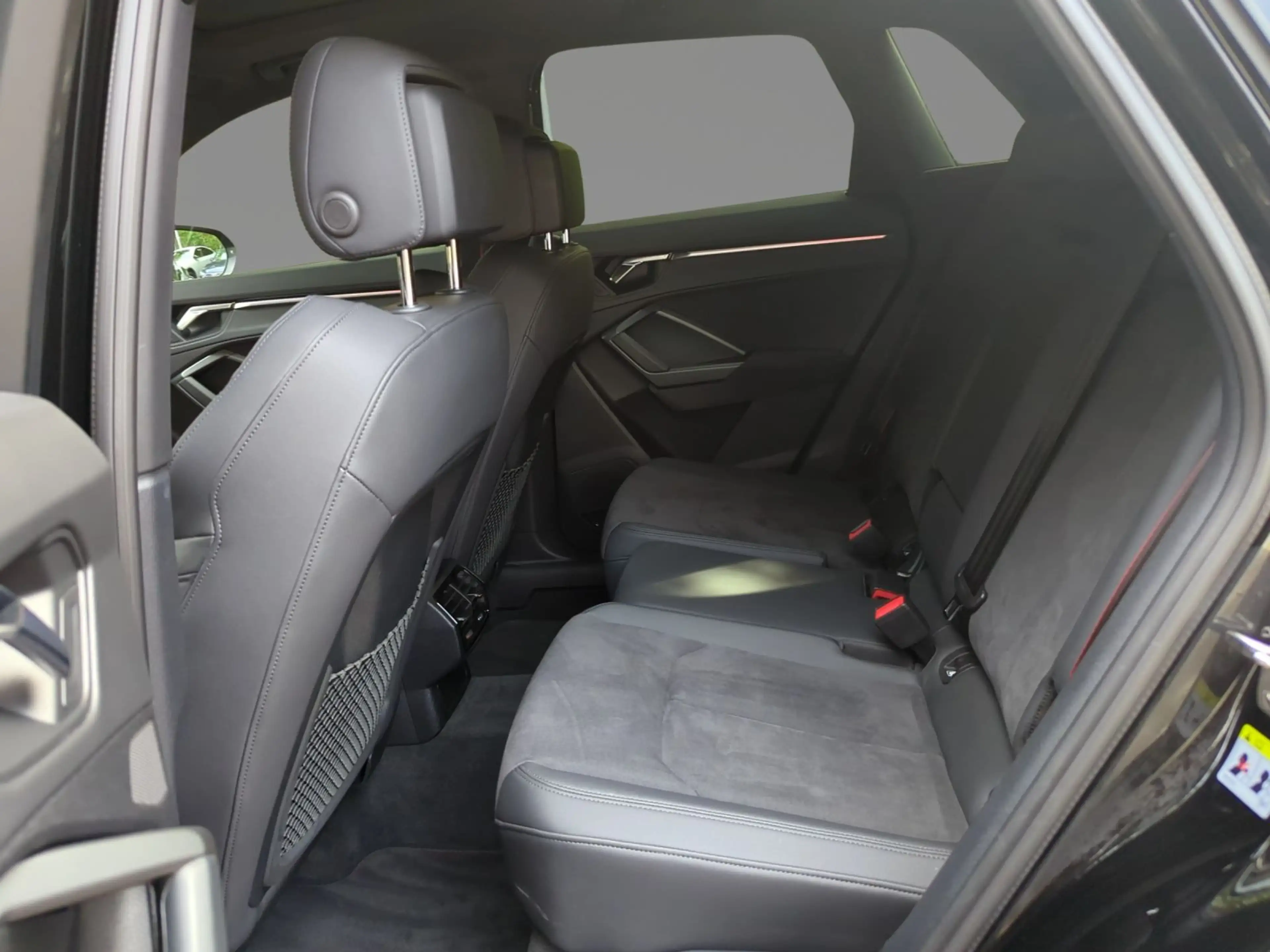 Audi RS Q3 TFSI BLACK MATRIX PANO RS-AGA SONOS 360° — photo 9