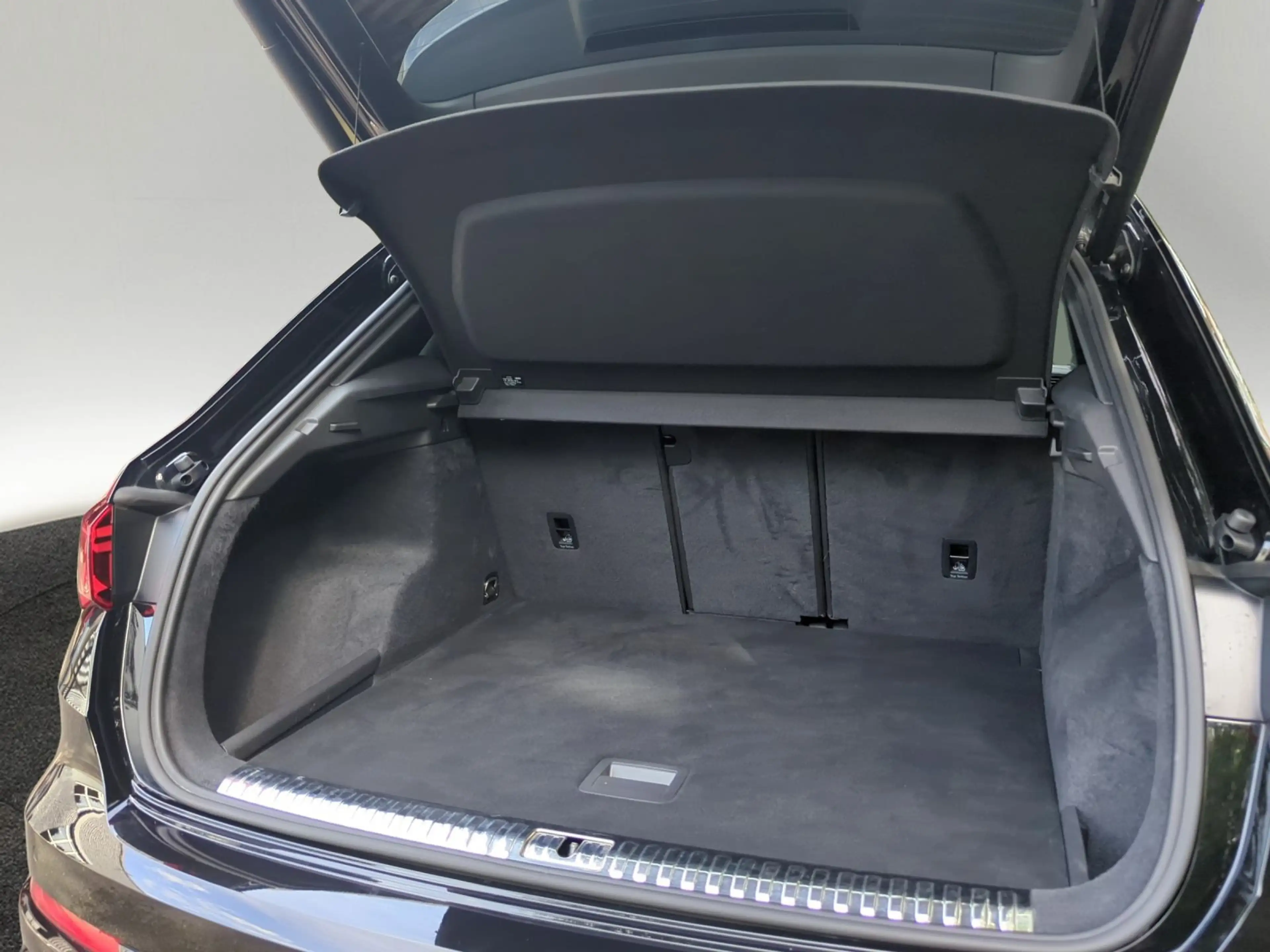 Audi RS Q3 TFSI BLACK MATRIX PANO RS-AGA SONOS 360° — photo 7