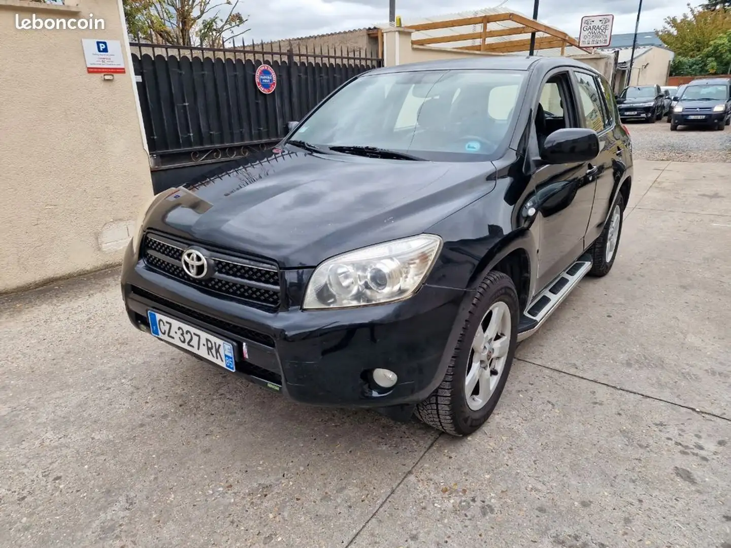 Toyota RAV 4 d4d 136ch lounge Noir - 1