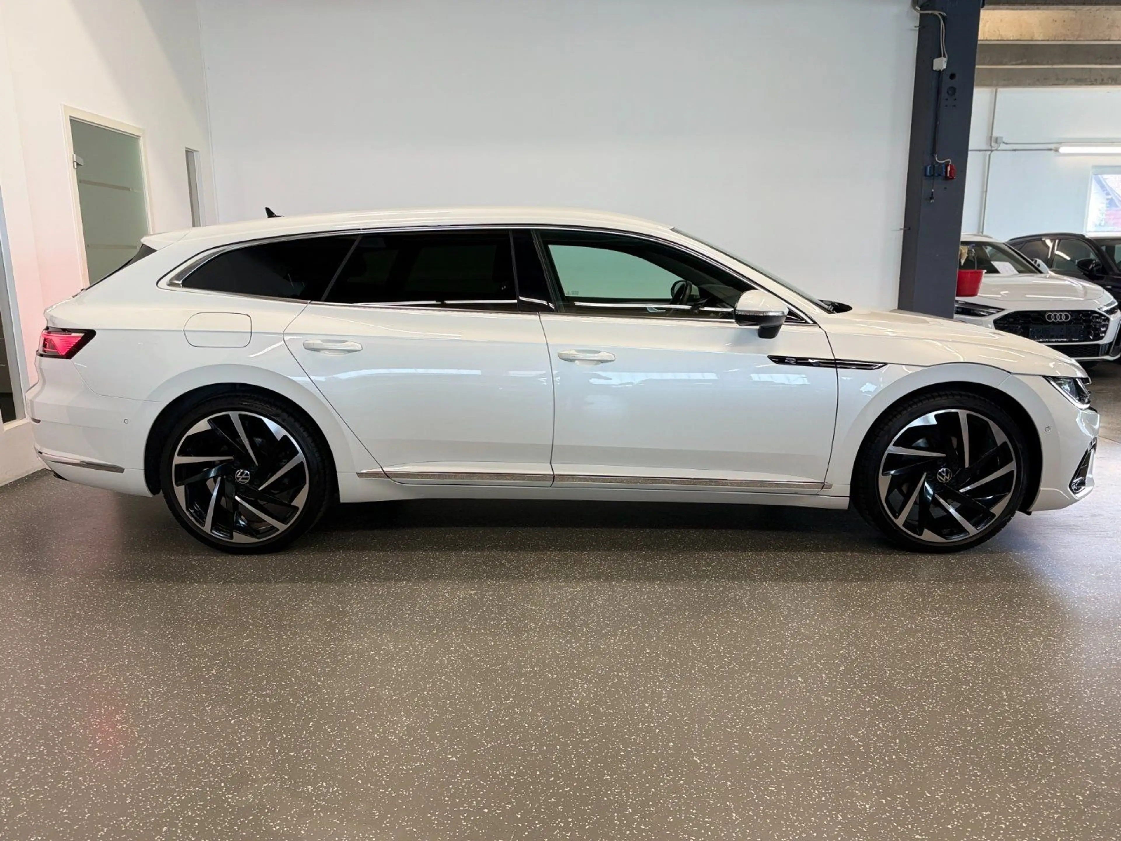 Volkswagen Arteon 2.0 TDI R-LINE*LANE*ACC*VIRTUAL*360°*AHK*3-ZONEN* — photo 4