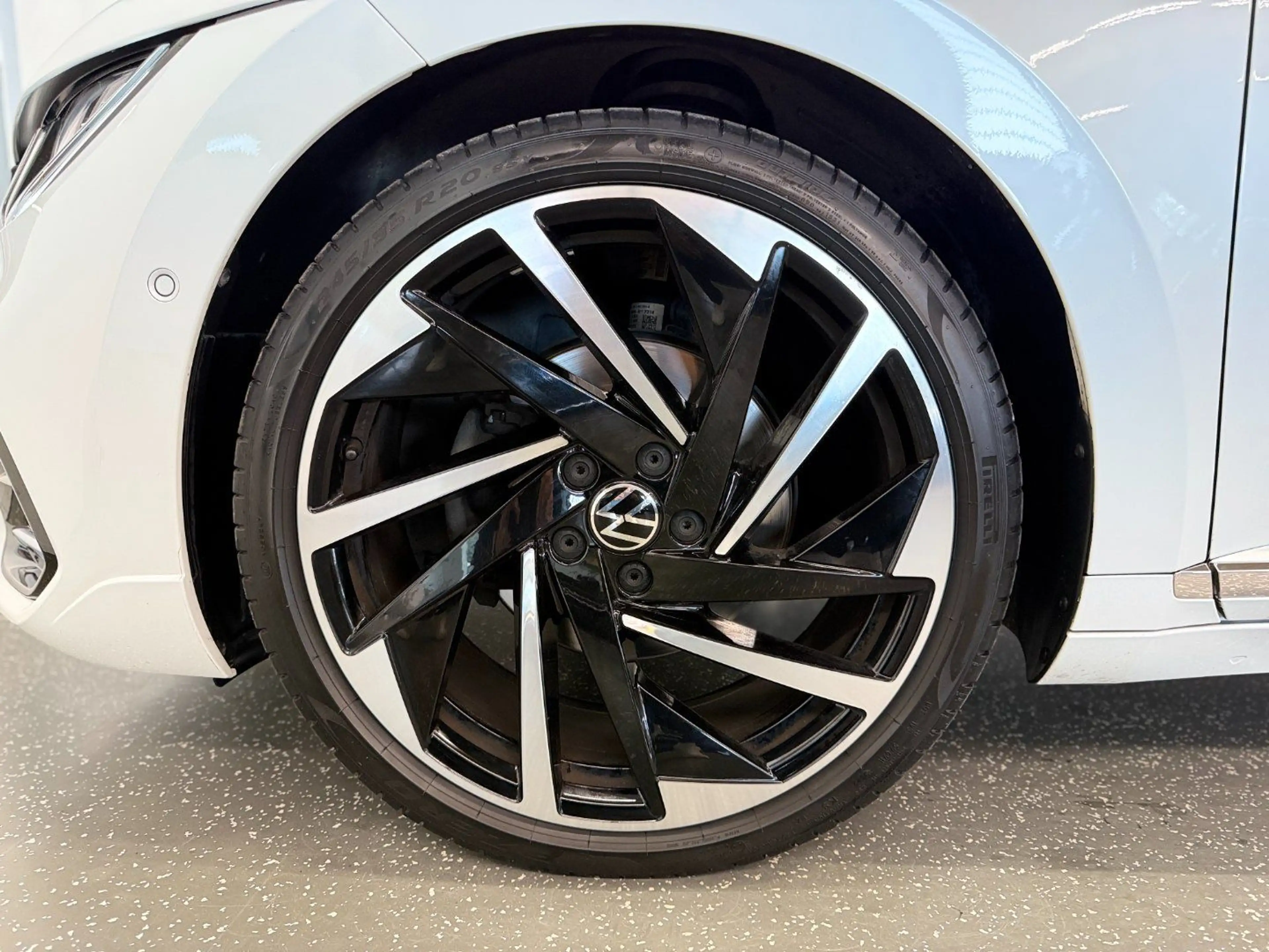 Volkswagen Arteon 2.0 TDI R-LINE*LANE*ACC*VIRTUAL*360°*AHK*3-ZONEN* — photo 14